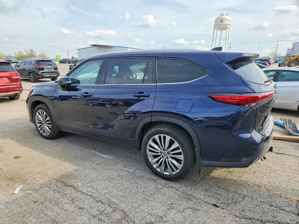 2022 TOYOTA HIGHLANDER PLATINUM  