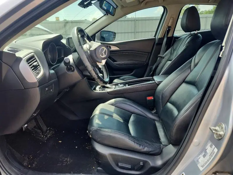 2018 MAZDA 3 TOURING  