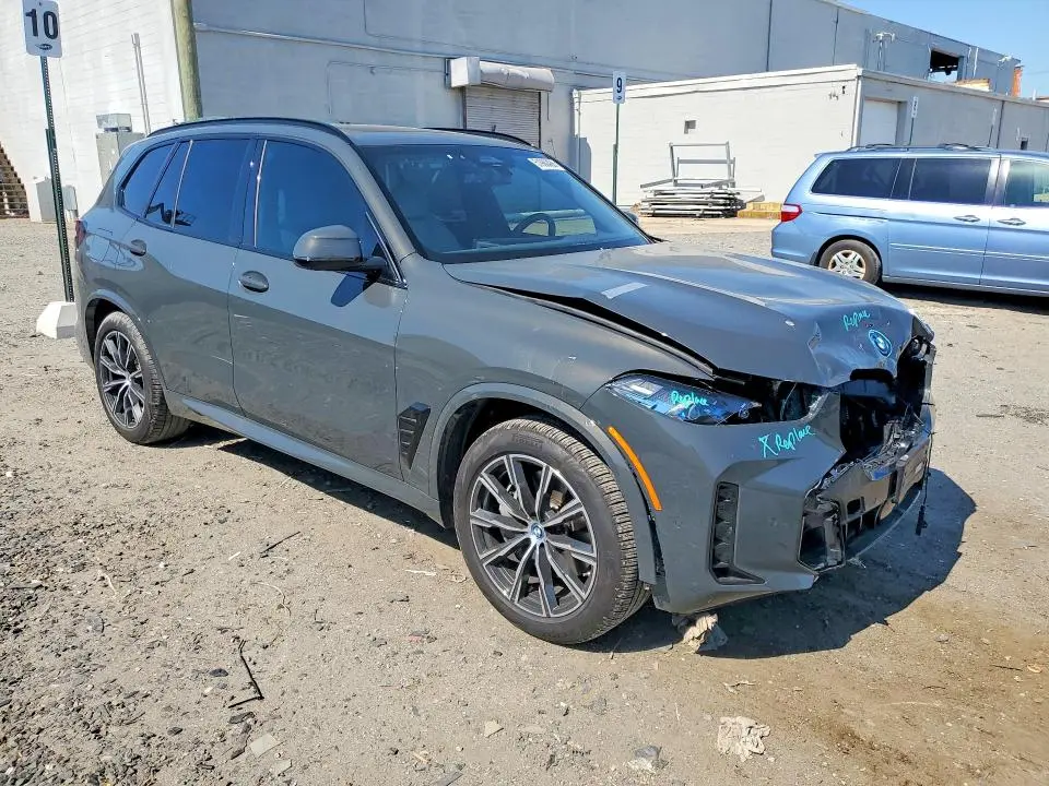 2025 BMW X5 XDRIVE50E  