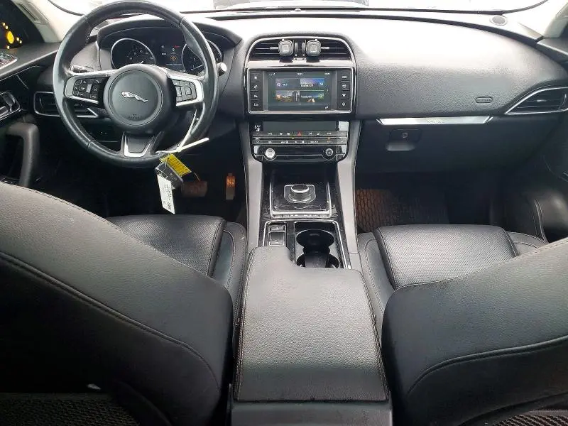 2018 JAGUAR F-PACE PRESTIGE  