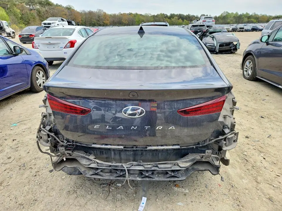 2020 HYUNDAI ELANTRA SEL  
