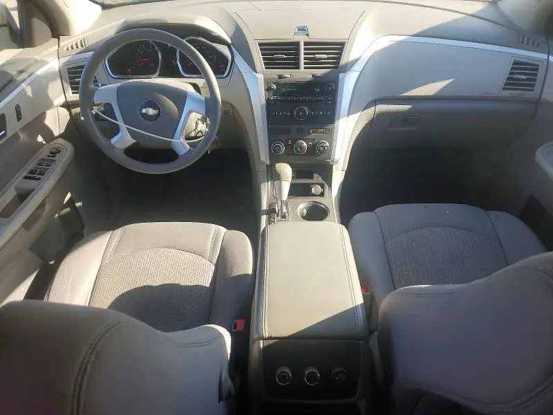 2010 CHEVROLET TRAVERSE LS  