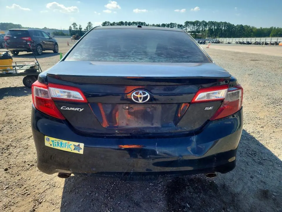 2012 TOYOTA CAMRY SE V6  