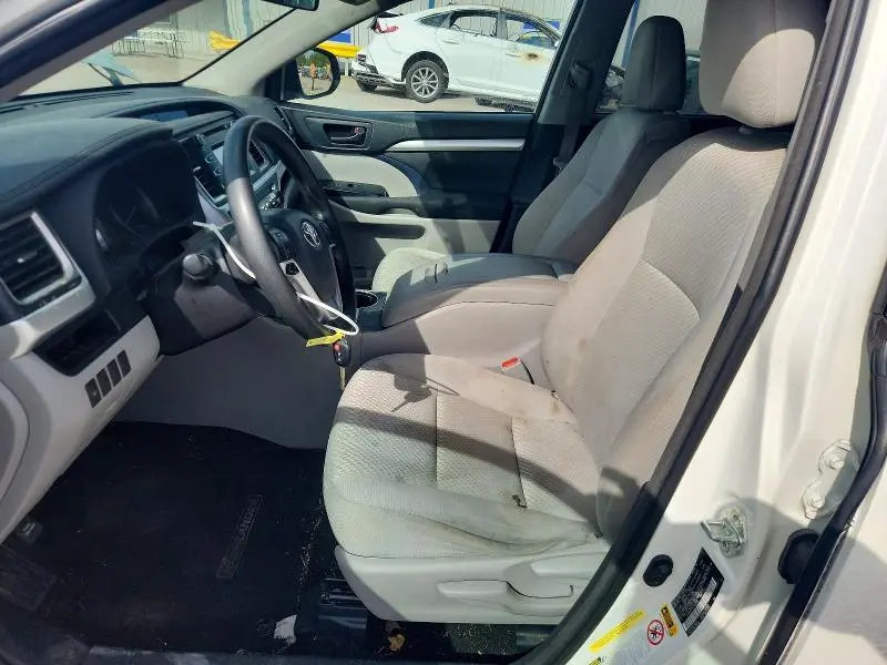 2015 TOYOTA HIGHLANDER LE  