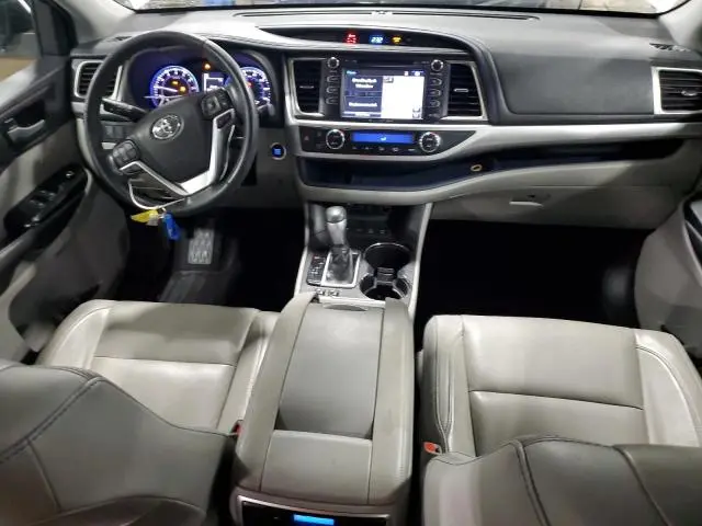 2018 TOYOTA HIGHLANDER SE  