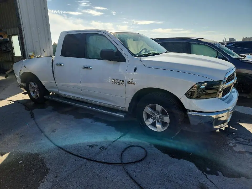 2018 RAM 1500 SLT  
