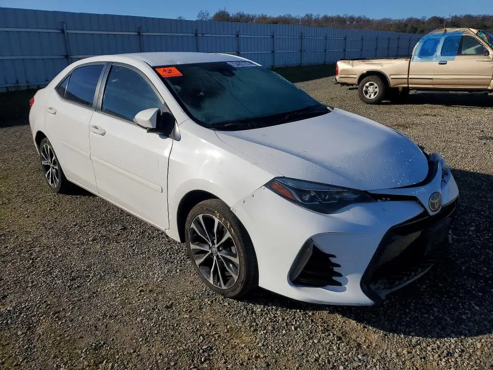 2017 TOYOTA COROLLA SE  