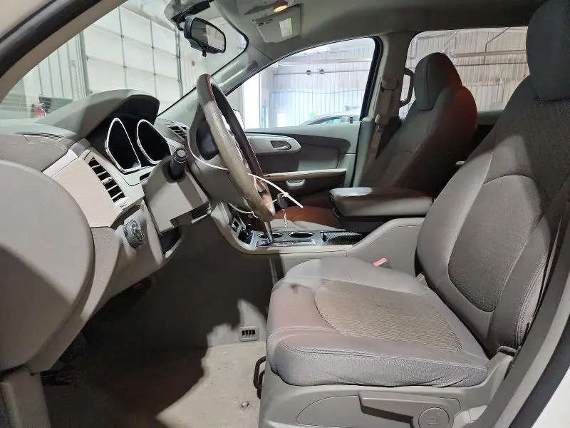 2011 CHEVROLET TRAVERSE LS  