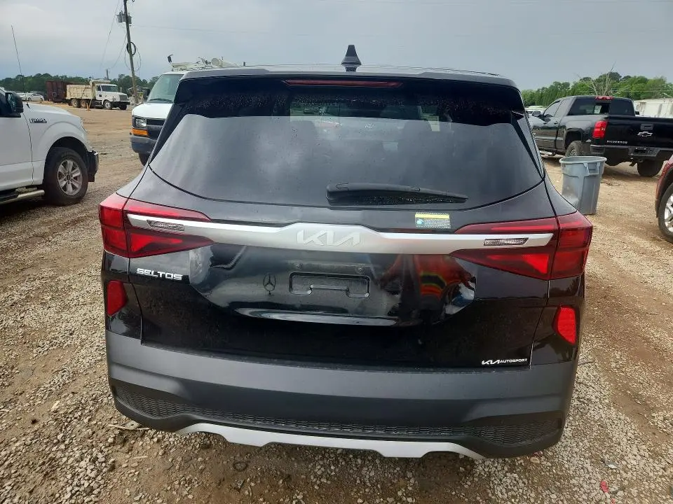 2023 KIA SELTOS LX  