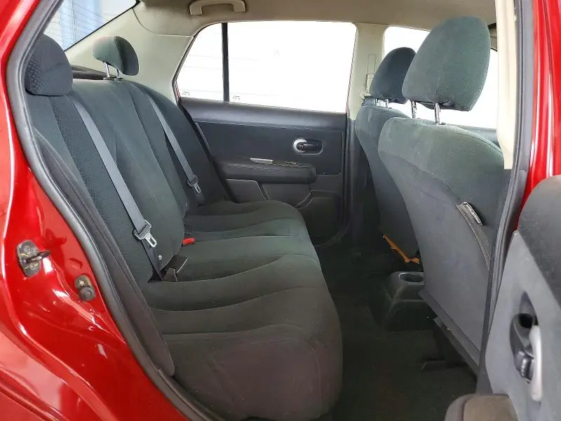2010 NISSAN VERSA 1.8 S  