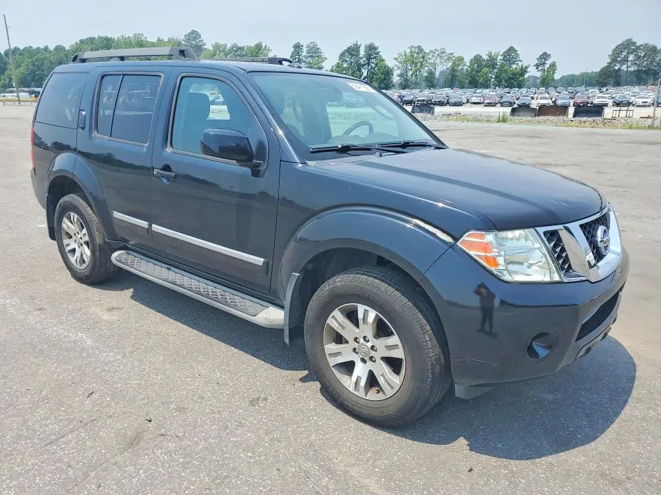 2011 NISSAN PATHFINDER S  