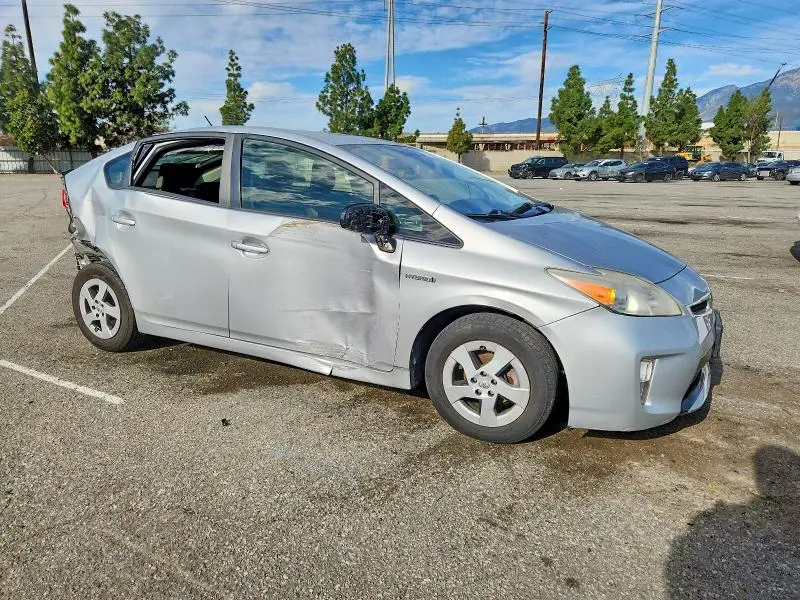 2013 TOYOTA PRIUS TWO  