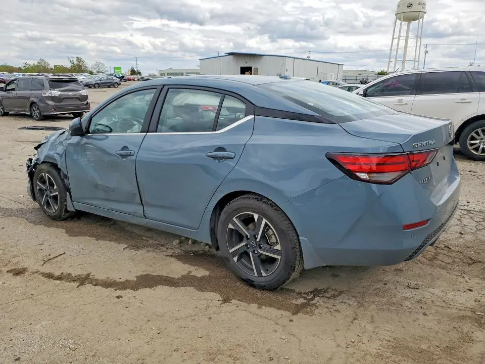 2025 NISSAN SENTRA SV  