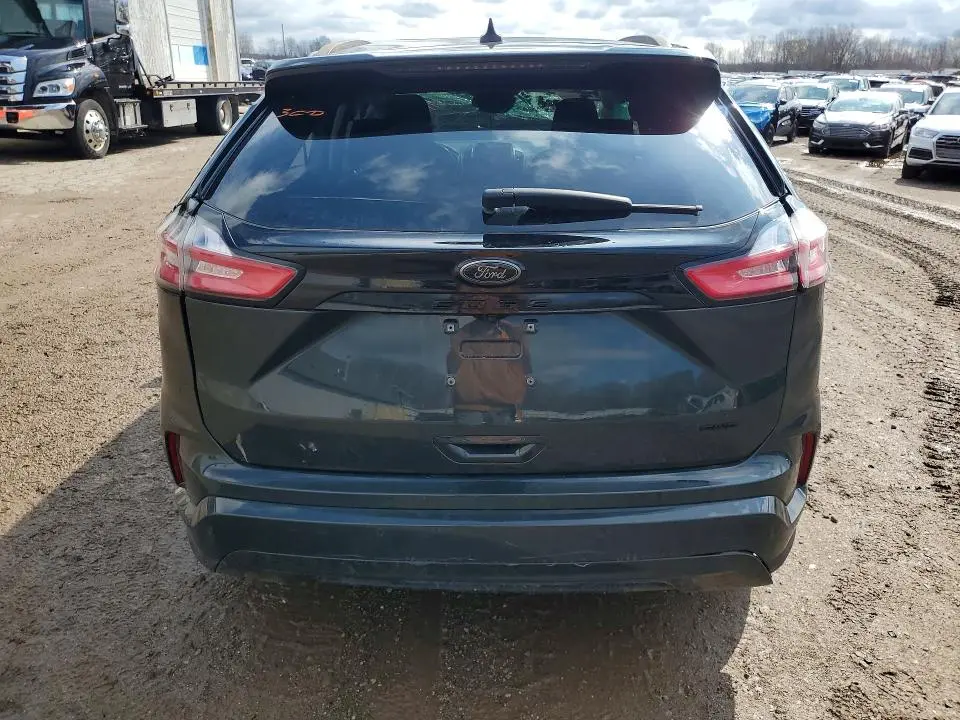 2022 FORD EDGE SE  