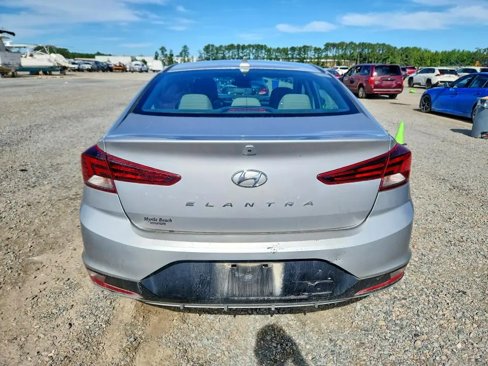 2020 HYUNDAI ELANTRA SEL  