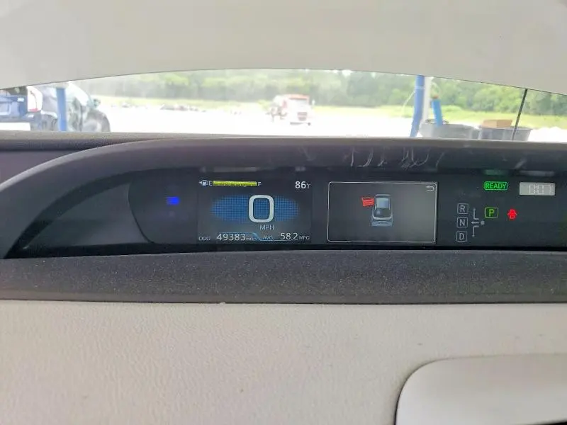 2021 TOYOTA PRIUS LE  