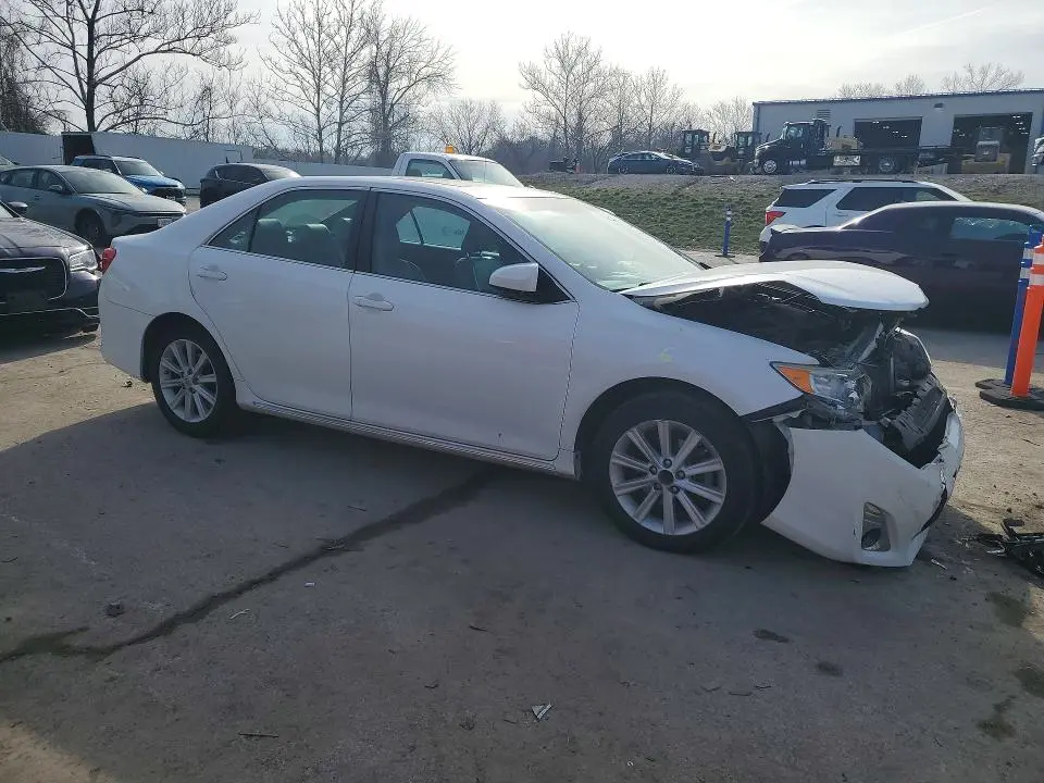 2013 TOYOTA CAMRY XLE  