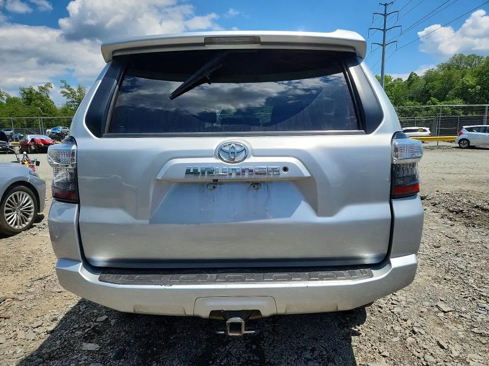 2014 TOYOTA 4RUNNER SR5  