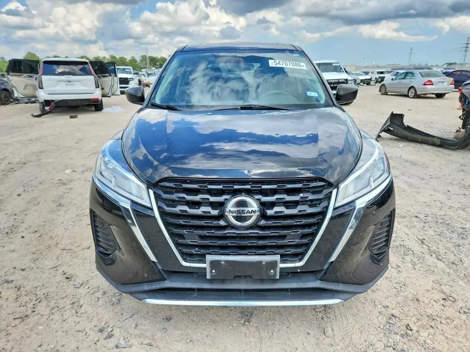 2021 NISSAN KICKS S  