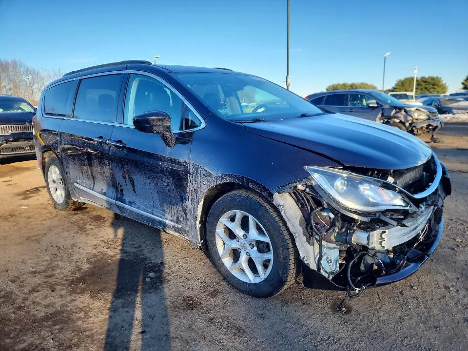 2017 CHRYSLER PACIFICA TOURING L  
