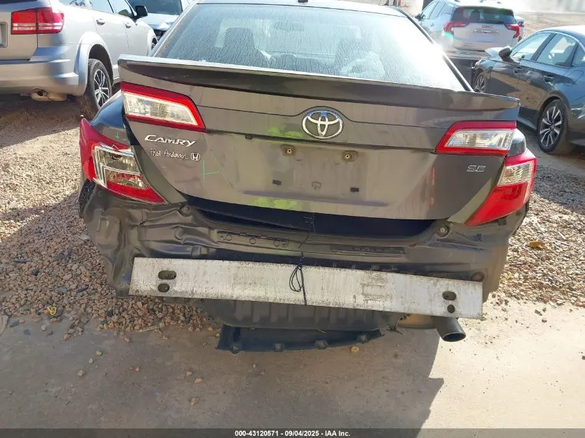 2014 TOYOTA CAMRY SE