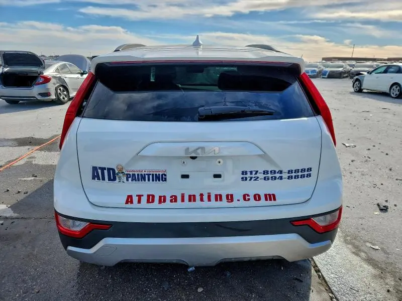 2024 KIA NIRO LX  