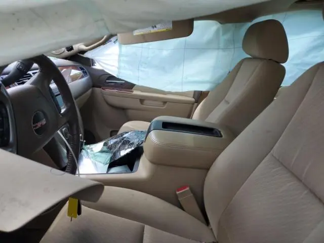 2012 GMC YUKON SLE  