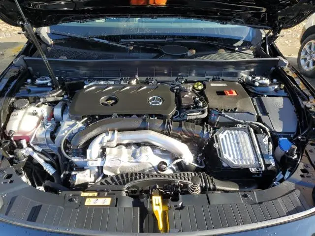 2025 MERCEDES-BENZ GLB 250 4MATIC  