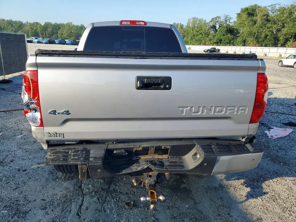 2017 TOYOTA TUNDRA SR5  
