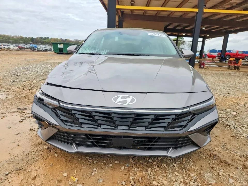 2024 HYUNDAI ELANTRA SEL  
