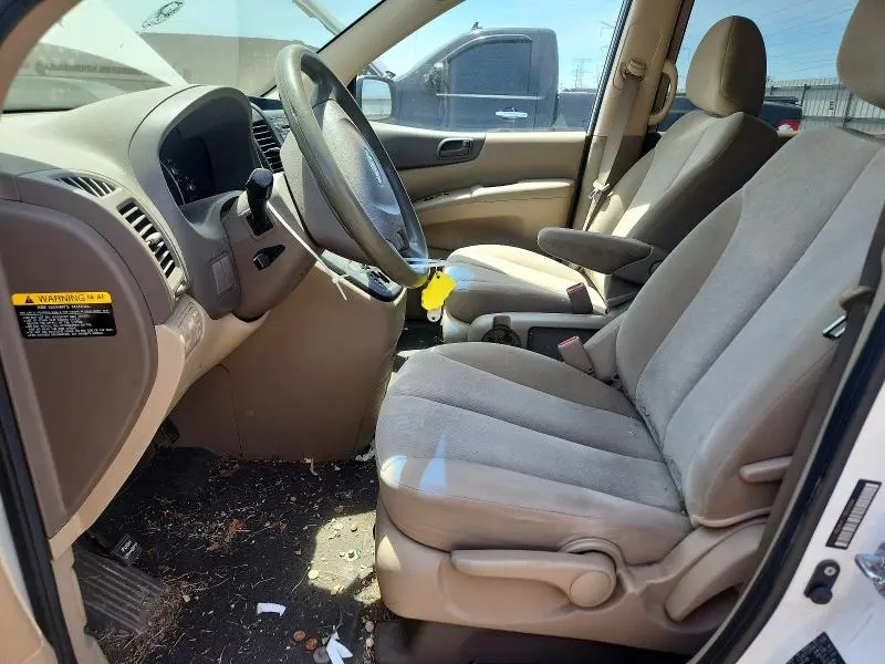 2011 KIA SEDONA LX  