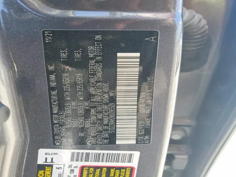 2022 TOYOTA HIGHLANDER LE  