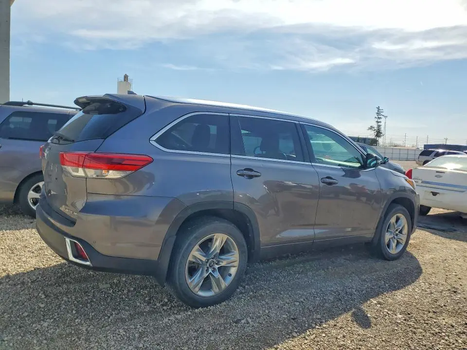 2017 TOYOTA HIGHLANDER LIMITED  