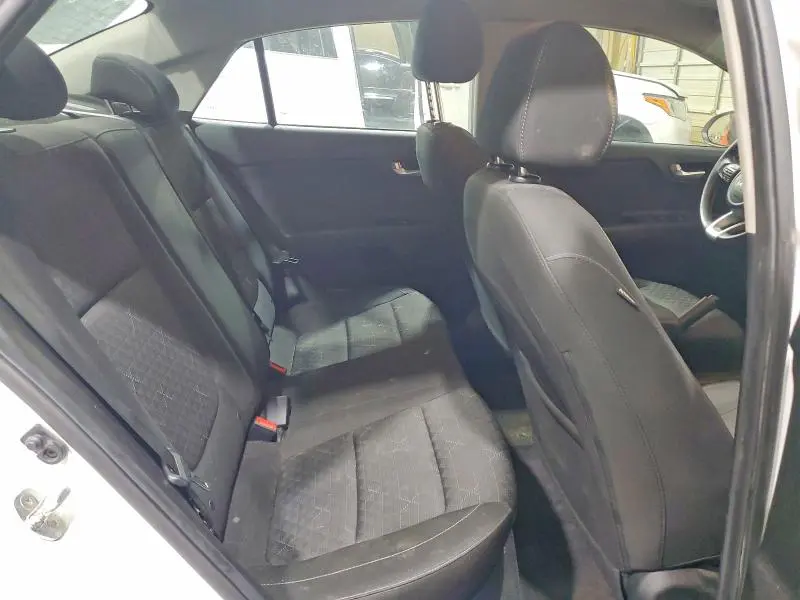 2022 KIA RIO S  
