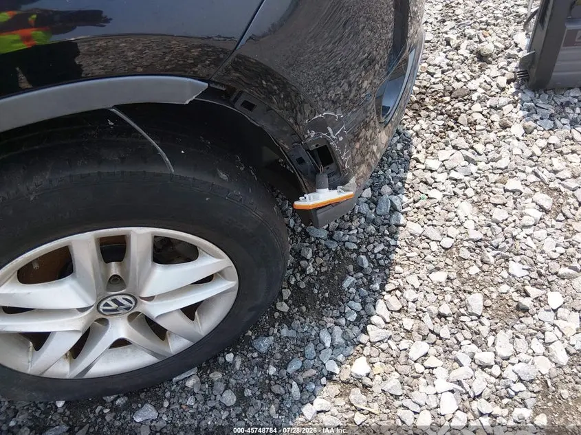 2011 VOLKSWAGEN TIGUAN S
