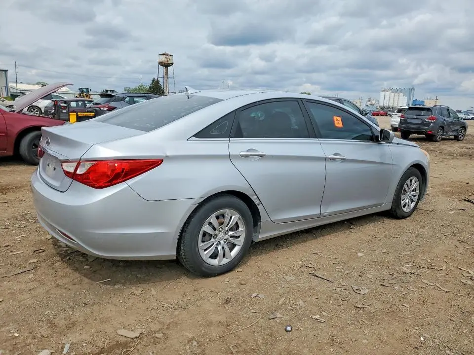 2011 HYUNDAI SONATA GLS  