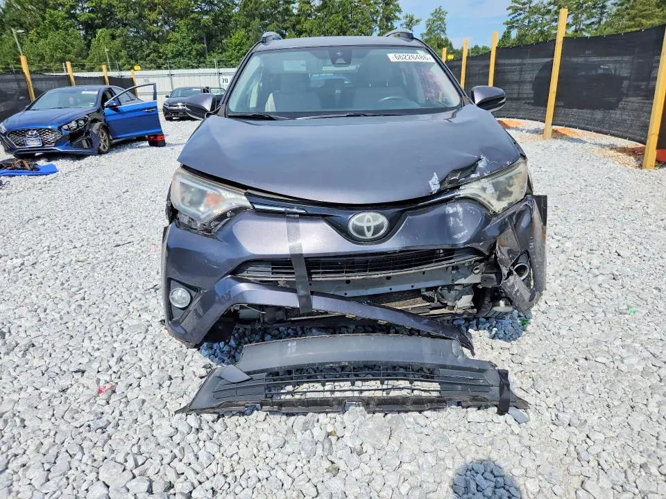 2017 TOYOTA RAV4 XLE  