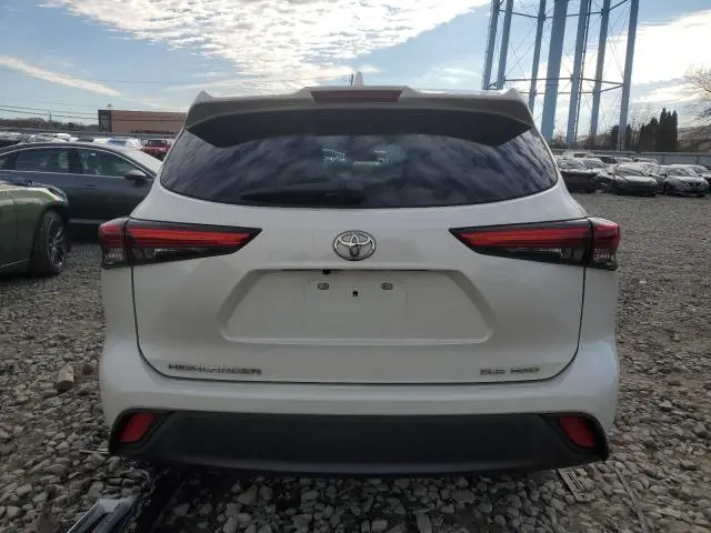 2021 TOYOTA HIGHLANDER XLE  