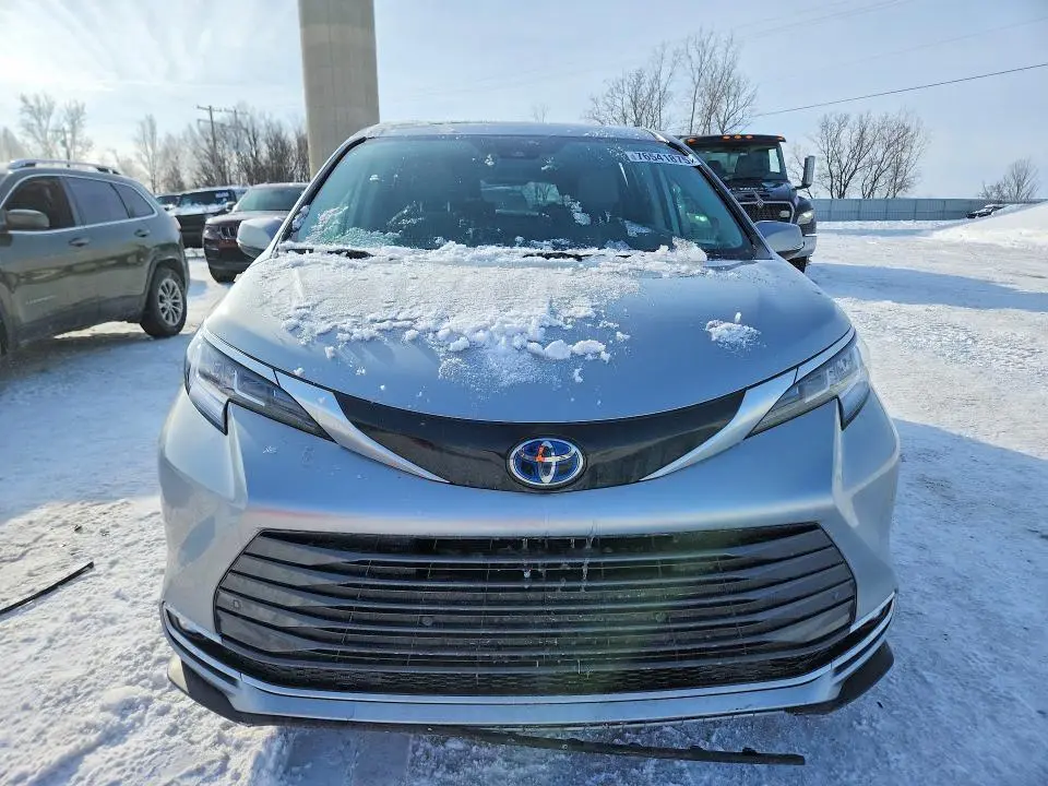 2024 TOYOTA SIENNA LIMITED  