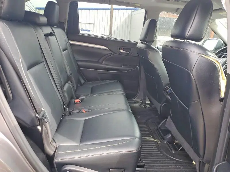 2018 TOYOTA HIGHLANDER XLE  