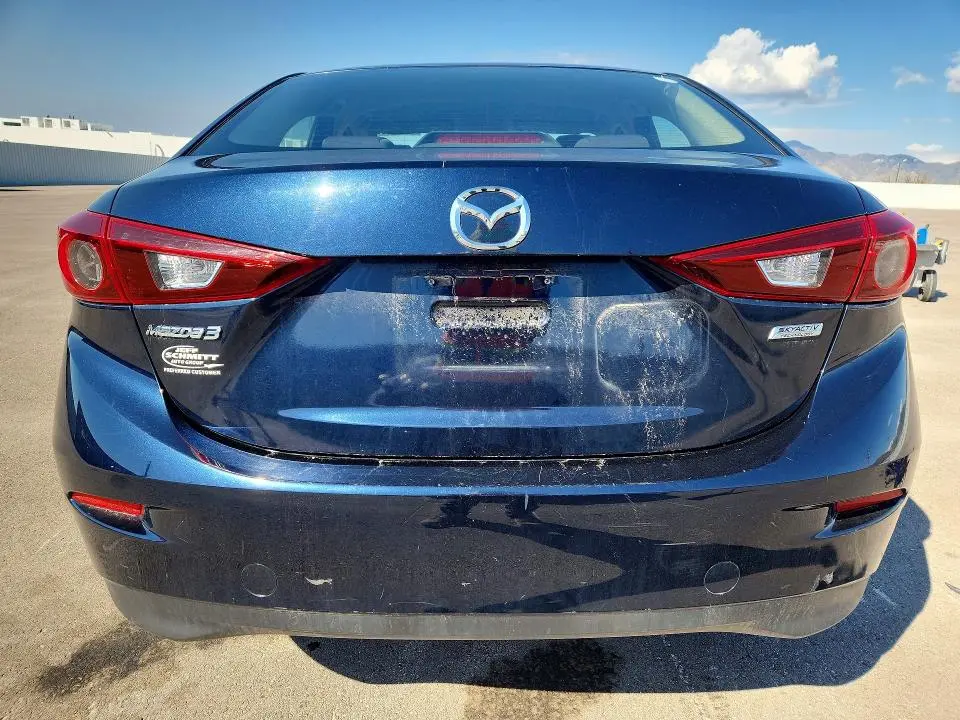 2015 MAZDA 3 SV  
