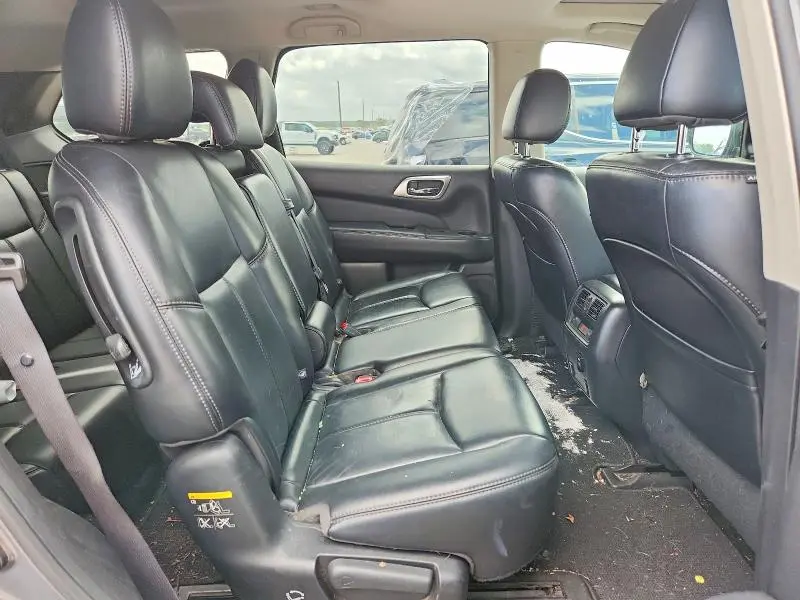 2017 NISSAN PATHFINDER SL  