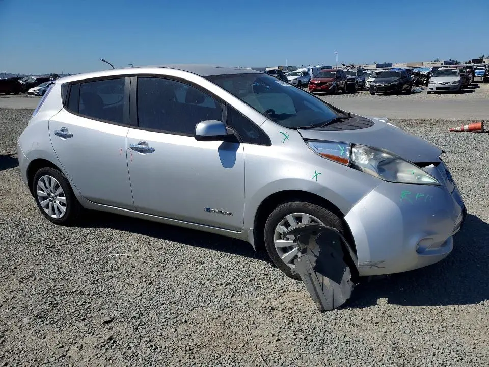 2014 NISSAN LEAF S  