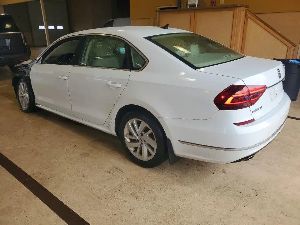 2018 VOLKSWAGEN PASSAT   