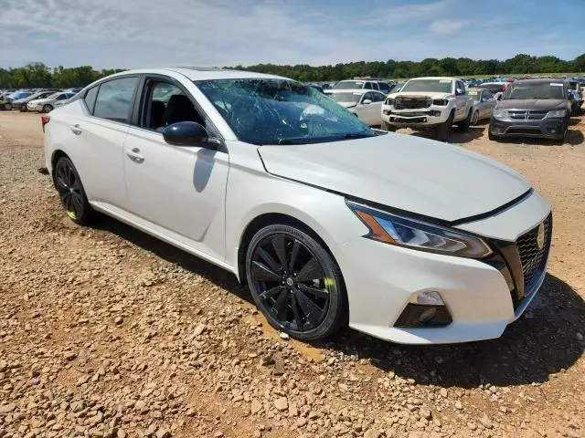 2022 NISSAN ALTIMA SR  