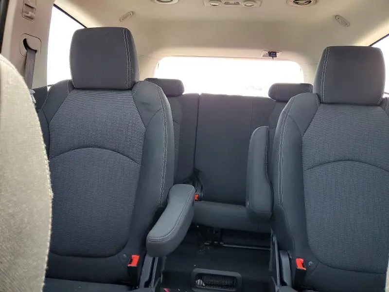 2014 CHEVROLET TRAVERSE LT  