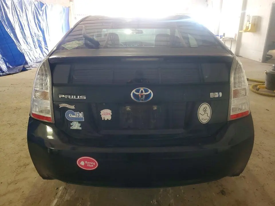 2010 TOYOTA PRIUS III  