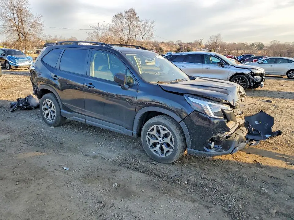2022 SUBARU FORESTER PREMIUM  
