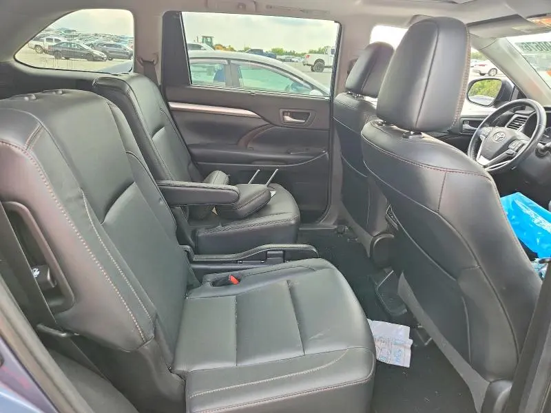 2018 TOYOTA HIGHLANDER XLE  