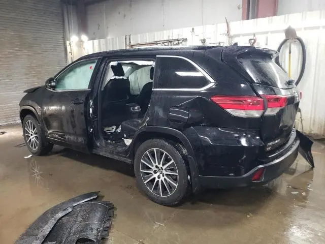 2017 TOYOTA HIGHLANDER SE
